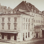 Historical photo of the Kärntertortheater shortly before demolition: