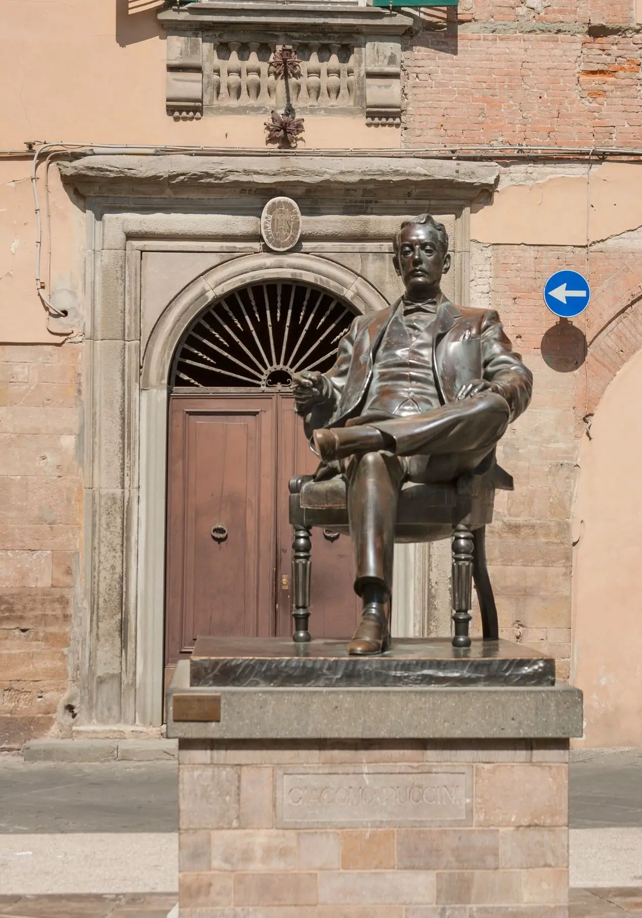 Monument Lucca Giacomo Puccini travel reisen culture tourism
