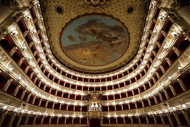 Teatro_San_Carlo_Napoli-travel-reisen-tourism-culture-Verdi
