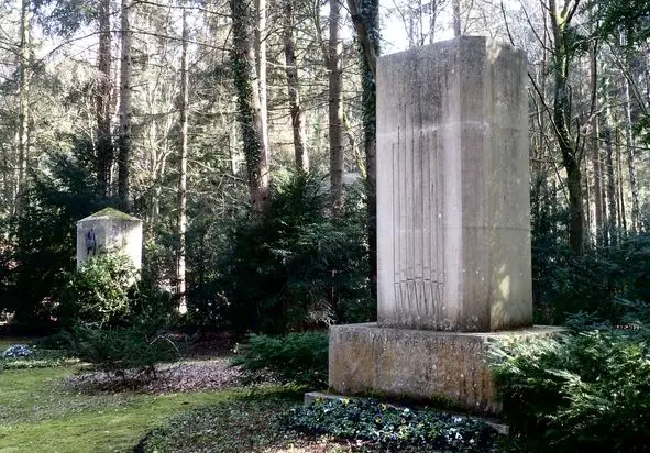 Max Reger Grab Waldfriedhof Cemtery Munich Tomb