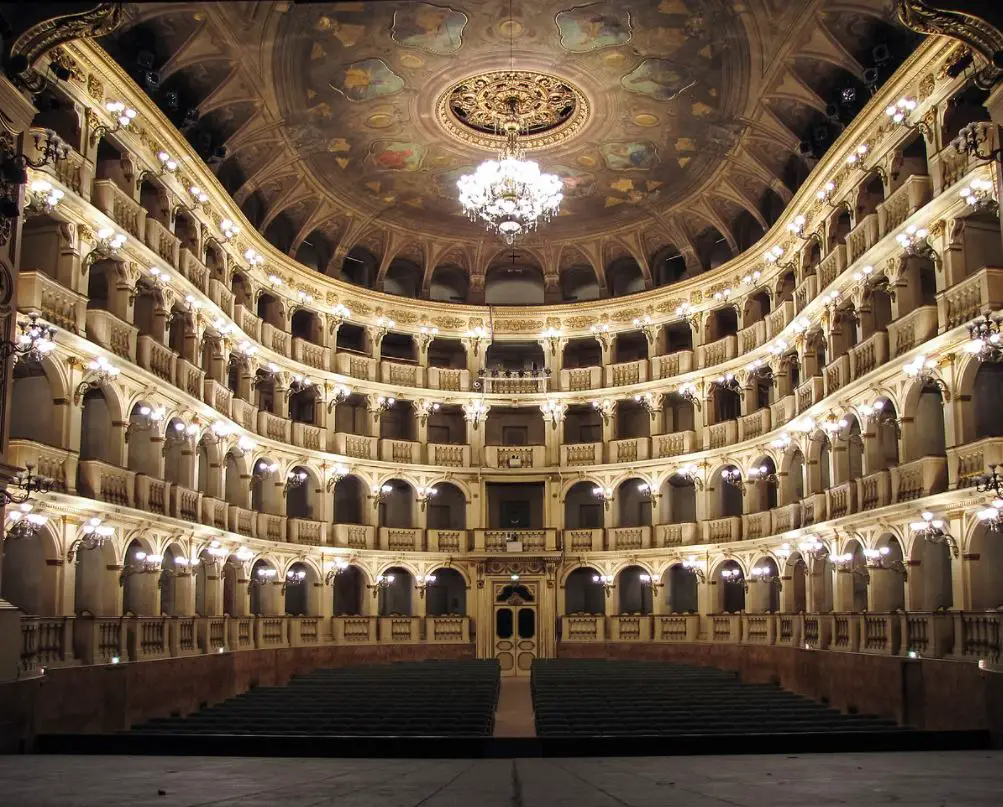 Bologna Teatro Comunale Travel Reisen Culture Tourism Reiseführer Travel guide Classic Opera e